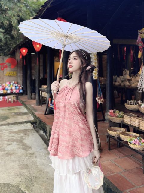 Nguyễn Phạm Tú Uyên - Người ta thì flexing Em không flex, em xing