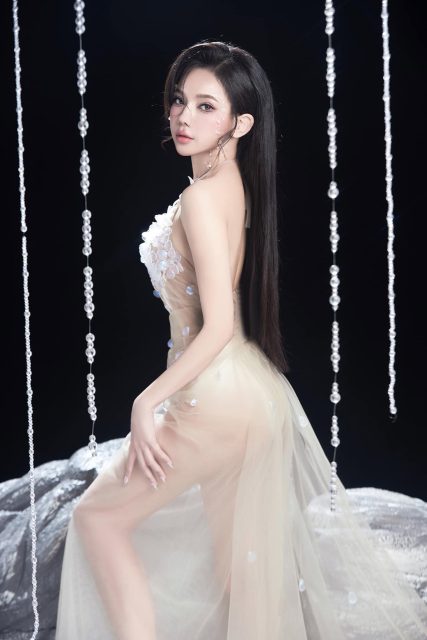 Phạm Quỳnh Trang - yêu phải nàng tiên cá , nên lúc nào anh cũng phải xuống nước #photo…