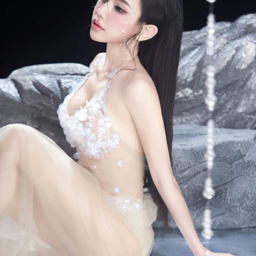 Phạm Quỳnh Trang - yêu phải nàng tiên cá , nên lúc nào anh cũng phải xuống nước #photo…