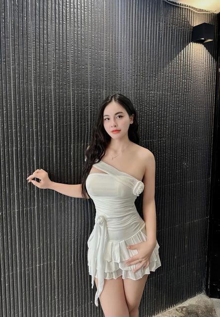 Nguyễn Linh Linh - + 1 máy yêu thật lòng , không gian dối ￼ Tối nay em bé có hẹn với Q…