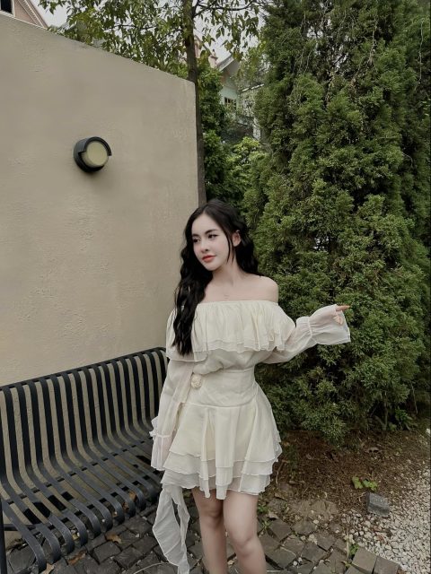 Nguyễn Linh Linh - Đừng nhìn em lâu Coi chừng yêu em đậm sâu