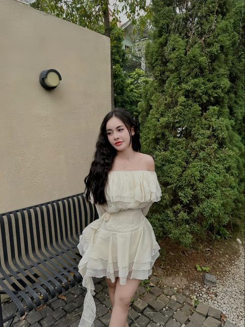 Nguyễn Linh Linh - Đừng nhìn em lâu Coi chừng yêu em đậm sâu