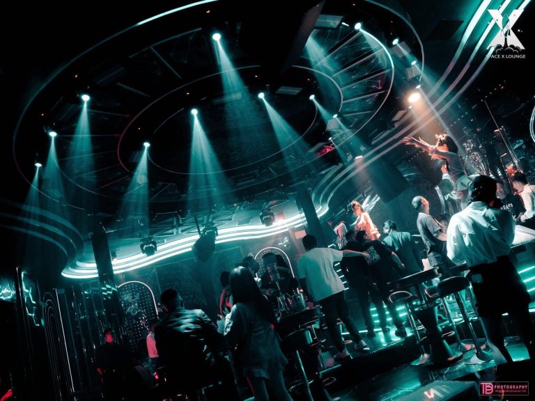 Nguyễn Linh Linh - Nhớ nhung gì tuiii chưa người đẹpppp Lên Space X Lounge chơi với em…