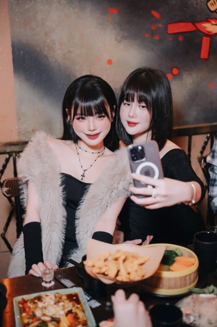 Phạm Thùy Trang - Sinh nhật của xinh nhất lòng iem. Mãi iu Linh Đặng