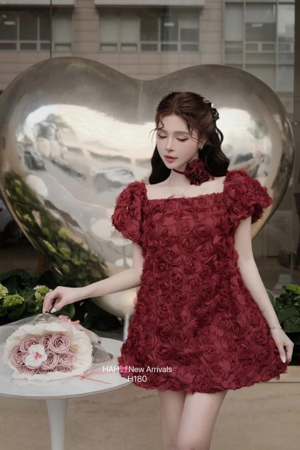 Ly Ly Trần - nhìu mẫu xinh e up mn ghé tường xem nha