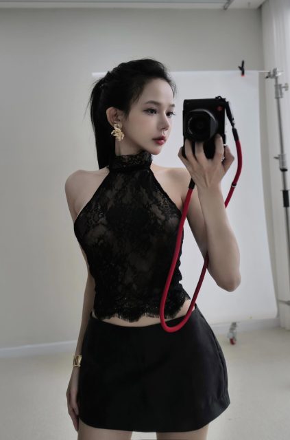 Phạm Quỳnh Trang - từ lúc mặc set này chưa thấy ai hỏi thăm cạaa Bunny Studio ྀི