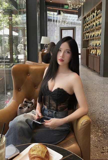 Trịnh Lâm Oanh - Đừng nhìn em lâu Coi chừng đậm sâu