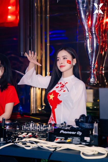 Nguyễn Linh Linh - Tối nay Nguyễn Linh Linh