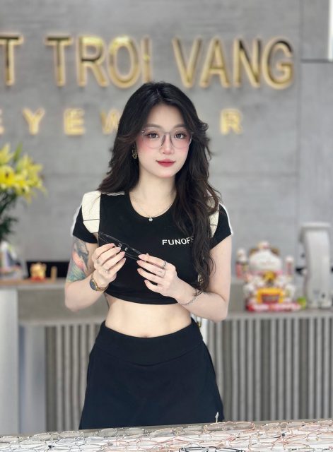 Sư Tử - 3 đời cắt kính ở đây :))