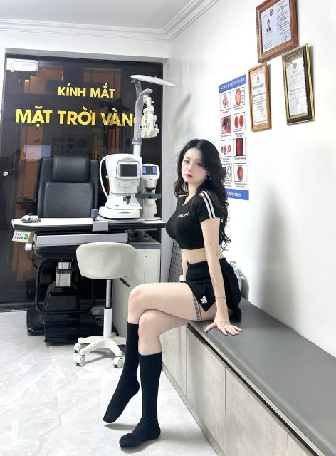 Sư Tử - 3 đời cắt kính ở đây :))