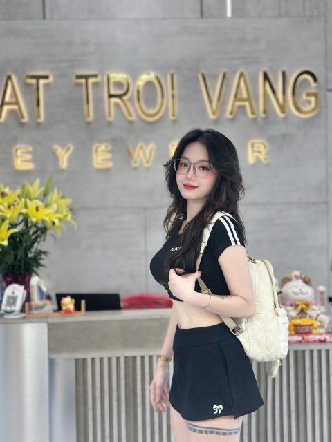 Sư Tử - 3 đời cắt kính ở đây :))