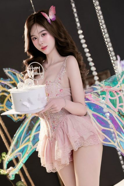 Nguyễn Phạm Tú Uyên - My Bday!! Hôm nay em bé vừa tròn 18 tuổi