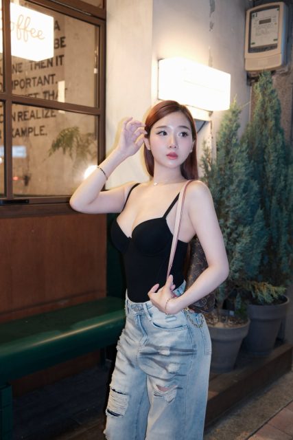Ly Ly Trần - Bạn sẽ k thể quay lại độ tuổi này nữa Nên hãy làm những điều khiến…