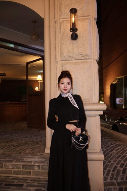 Ly Ly Trần - Tất cả những điều tốt đẹp trên đời này đều thuộc về anh..Kể cả em