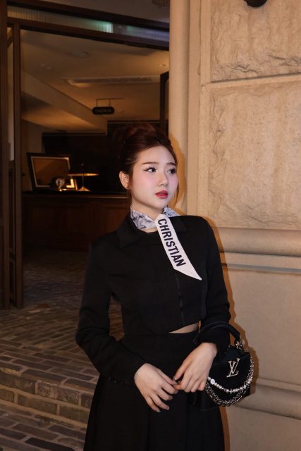 Ly Ly Trần - Tất cả những điều tốt đẹp trên đời này đều thuộc về anh..Kể cả em