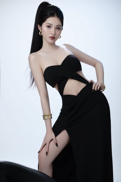 Trần Bích Triều Tiên - Hnay cho Bảnh ngầu 1 hôm nha mấy em :)) Photo : Lê Đức Makeup : Thảo…