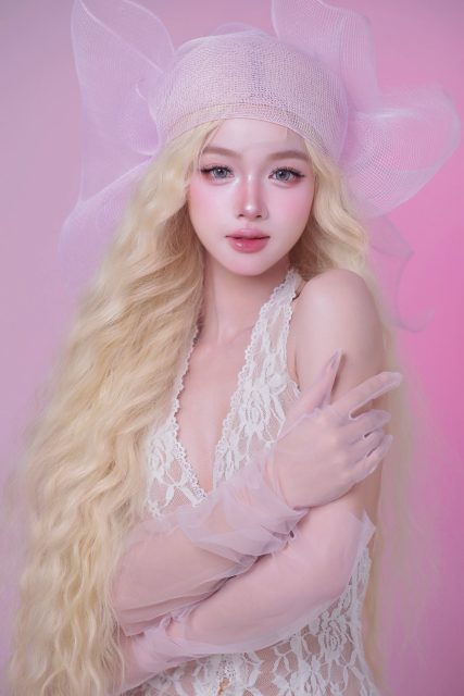 Minh Anh Bui - Makeup look búp bê pastel đầu tay của tuiii Model : Phương Phạm