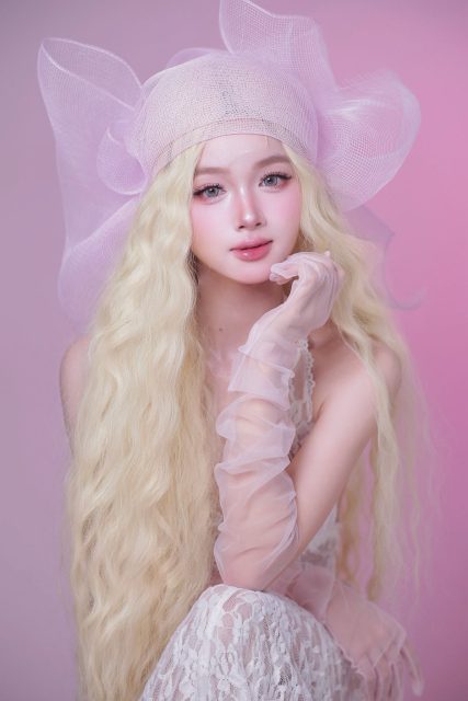 Minh Anh Bui - Makeup look búp bê pastel đầu tay của tuiii Model : Phương Phạm
