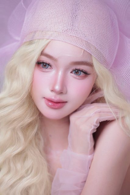 Minh Anh Bui - Makeup look búp bê pastel đầu tay của tuiii Model : Phương Phạm