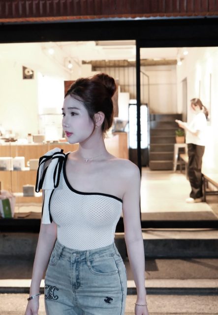 Ly Ly Trần - A ko theo đuổi em nữa rồi:)))