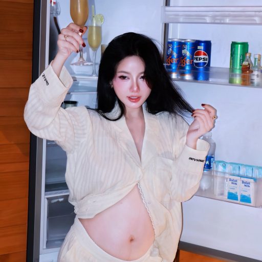 Phạm Thuỵ Kim Linh - Shao mờ nhanh thía hả zờiii
