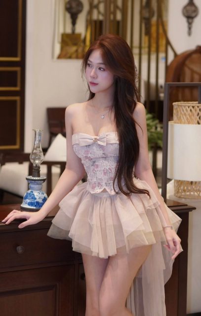 Nguyễn Phạm Tú Uyên - Rất thích cảm giác tiêu cực Cụ thể là tiêu cực nhiều tiền Dvfb: Hoài…