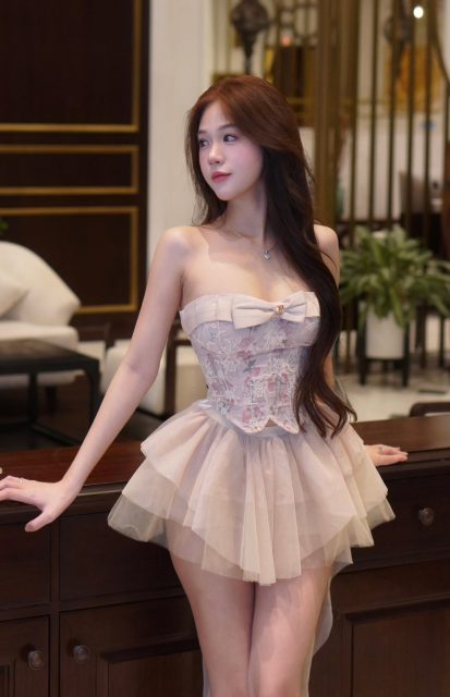 Nguyễn Phạm Tú Uyên - Rất thích cảm giác tiêu cực Cụ thể là tiêu cực nhiều tiền Dvfb: Hoài…
