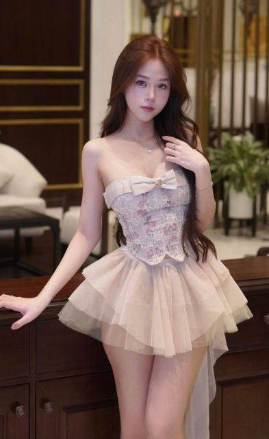 Nguyễn Phạm Tú Uyên - Rất thích cảm giác tiêu cực Cụ thể là tiêu cực nhiều tiền Dvfb: Hoài…
