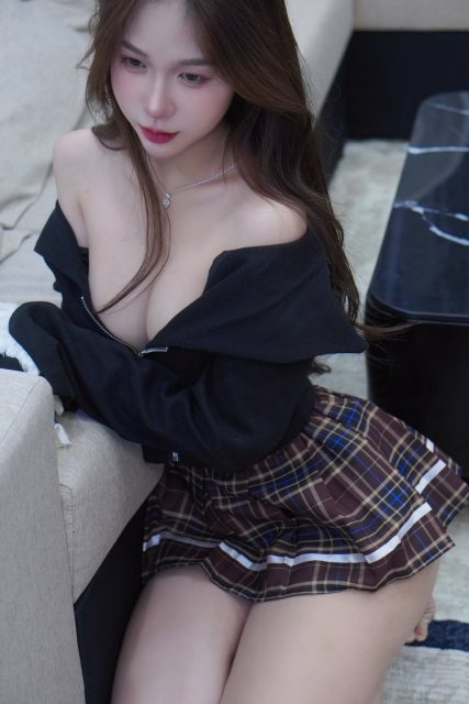 Nguyễn Phạm Tú Uyên - Tìm điểm khác nhau Dvfb: Hoài Linh