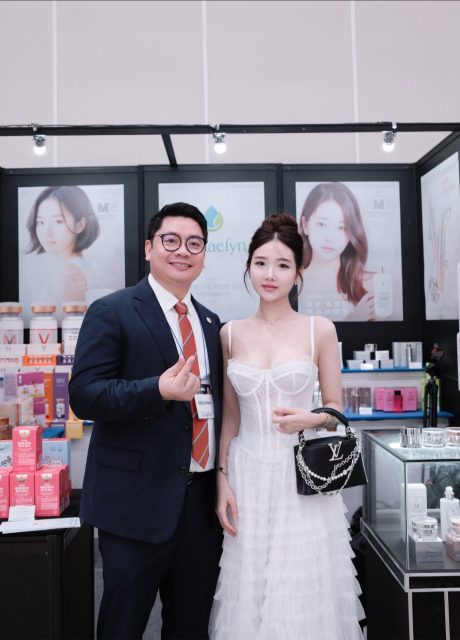 Ly Ly Trần - Buổi triển lãm Beauty &Helthy tại 송도컨벤시아 Rất nhiều thương hiệu sx mỹ…