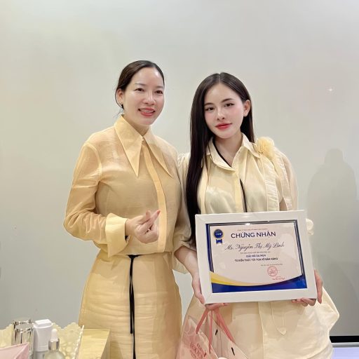 Nguyễn Linh Linh - Hoàn thành khoá học giải mã da mụn và cách điều trị cùng với thạc sĩ…