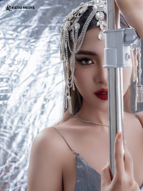 Nguyễn Đắc Tuấn - Mưa bão thế này thì vào đây mình chụp cho bạn mấy kiểu ảnh chứ bon…