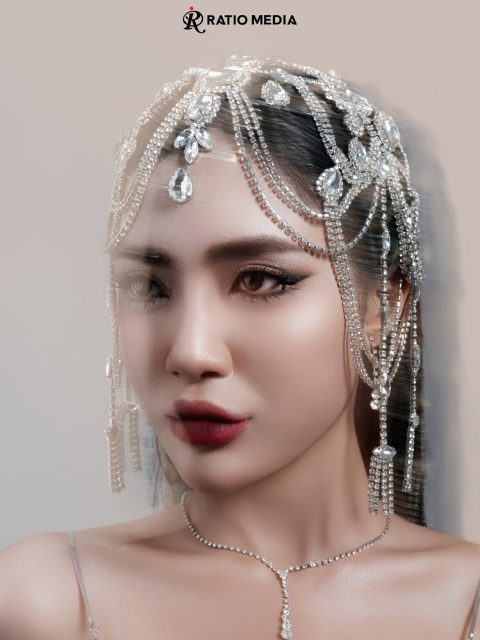Nguyễn Đắc Tuấn - Mưa bão thế này thì vào đây mình chụp cho bạn mấy kiểu ảnh chứ bon…