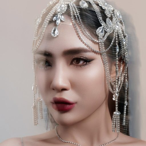 Nguyễn Đắc Tuấn - Mưa bão thế này thì vào đây mình chụp cho bạn mấy kiểu ảnh chứ bon…