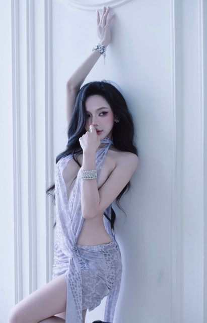 Phạm Quỳnh Trang - người đến đúng lúc, một ánh mắt cũng đủ dập tắt cả vạn đào hoa BTS…