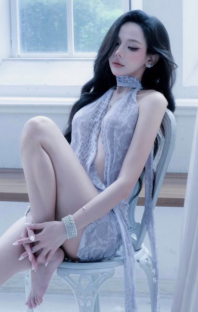 Phạm Quỳnh Trang - người đến đúng lúc, một ánh mắt cũng đủ dập tắt cả vạn đào hoa BTS…