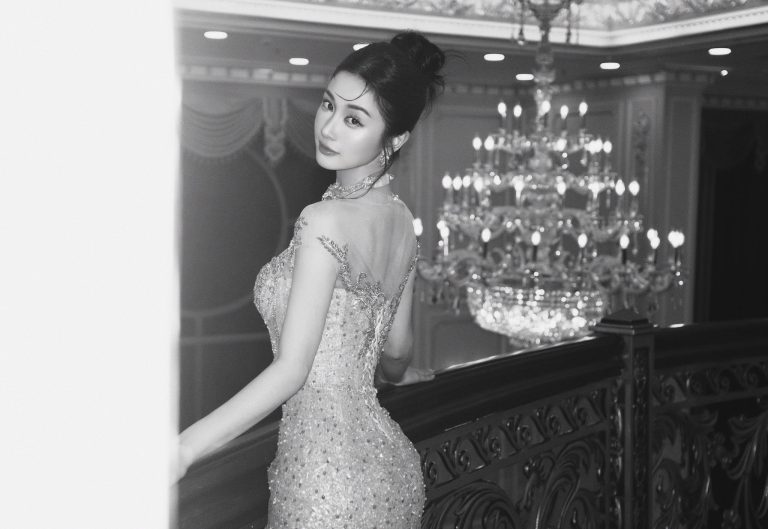 Vũ Phương Anh - Vũ Phương Anhx JoliPoli Under the royal lights Makeup: Minh Nguyễn…