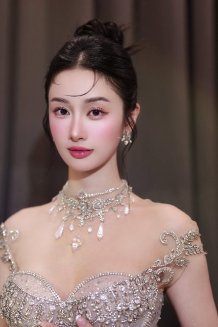 Vũ Phương Anh - Vũ Phương Anhx JoliPoli Under the royal lights Makeup: Minh Nguyễn…