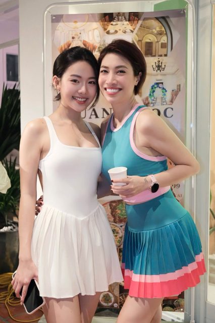 Võ Châu Ngọc - Bắt đầu tháng mới xin được khoe khéo cô em mới quen, hữu chuyên bằng…