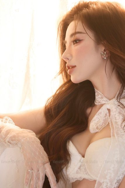 Ngô Thị Mỹ Duyên - Mong manh dễ vỡ gọi dạ bảo vâng 𝑽𝒂𝒏𝒗𝒂𝒏 𝑺𝒕𝒖𝒅𝒊𝒐 𝑷𝒉𝒐𝒕𝒐 𝒃𝒚 // Phạm Vân…