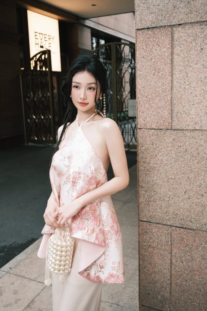 Vũ Phương Anh - Note to self: you deserve all the love, flowers and shopping cart…