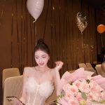 Nịnh Thảo - Dạo này hay đau lưng mỏi vai đi khám bác sĩ kết luận: Vẻ đẹp nặng…