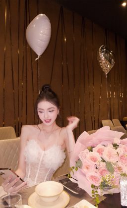 Nịnh Thảo - Dạo này hay đau lưng mỏi vai đi khám bác sĩ kết luận: Vẻ đẹp nặng…