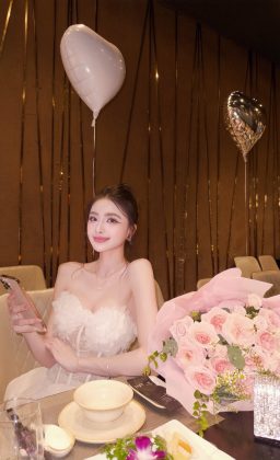 Nịnh Thảo - Dạo này hay đau lưng mỏi vai đi khám bác sĩ kết luận: Vẻ đẹp nặng…