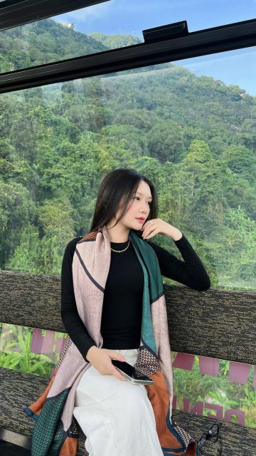 Lê Ngọc Thuỳ Trang - Con bé đó nó dễ thương ...