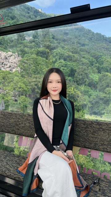 Lê Ngọc Thuỳ Trang - Con bé đó nó dễ thương ...