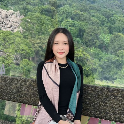 Lê Ngọc Thuỳ Trang - Con bé đó nó dễ thương ...
