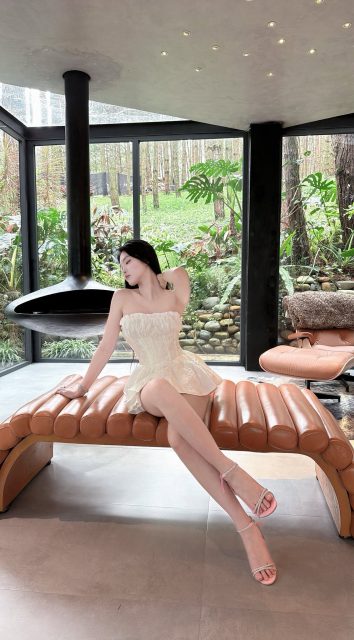 Trần Bích Triều Tiên - Bad girl không tốt, Good girl không vui Em vui hay tốt, điều đó hên…