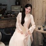 Minh Anh Bui - Gia nhập đường đua áo dài