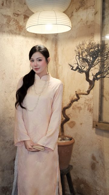 Minh Anh Bui - Gia nhập đường đua áo dài
